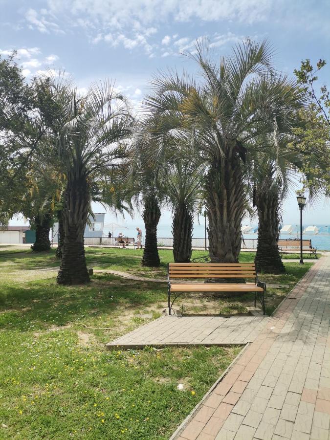 Гостевой Дом В Гаграх"Море Солнца" Gagra Exterior foto
